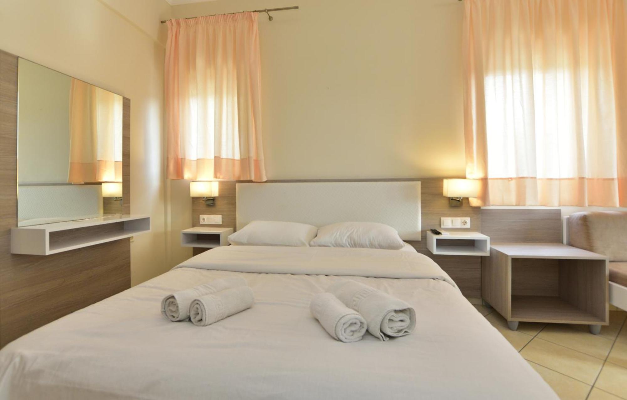Flisvos Rooms Paleochora Buitenkant foto