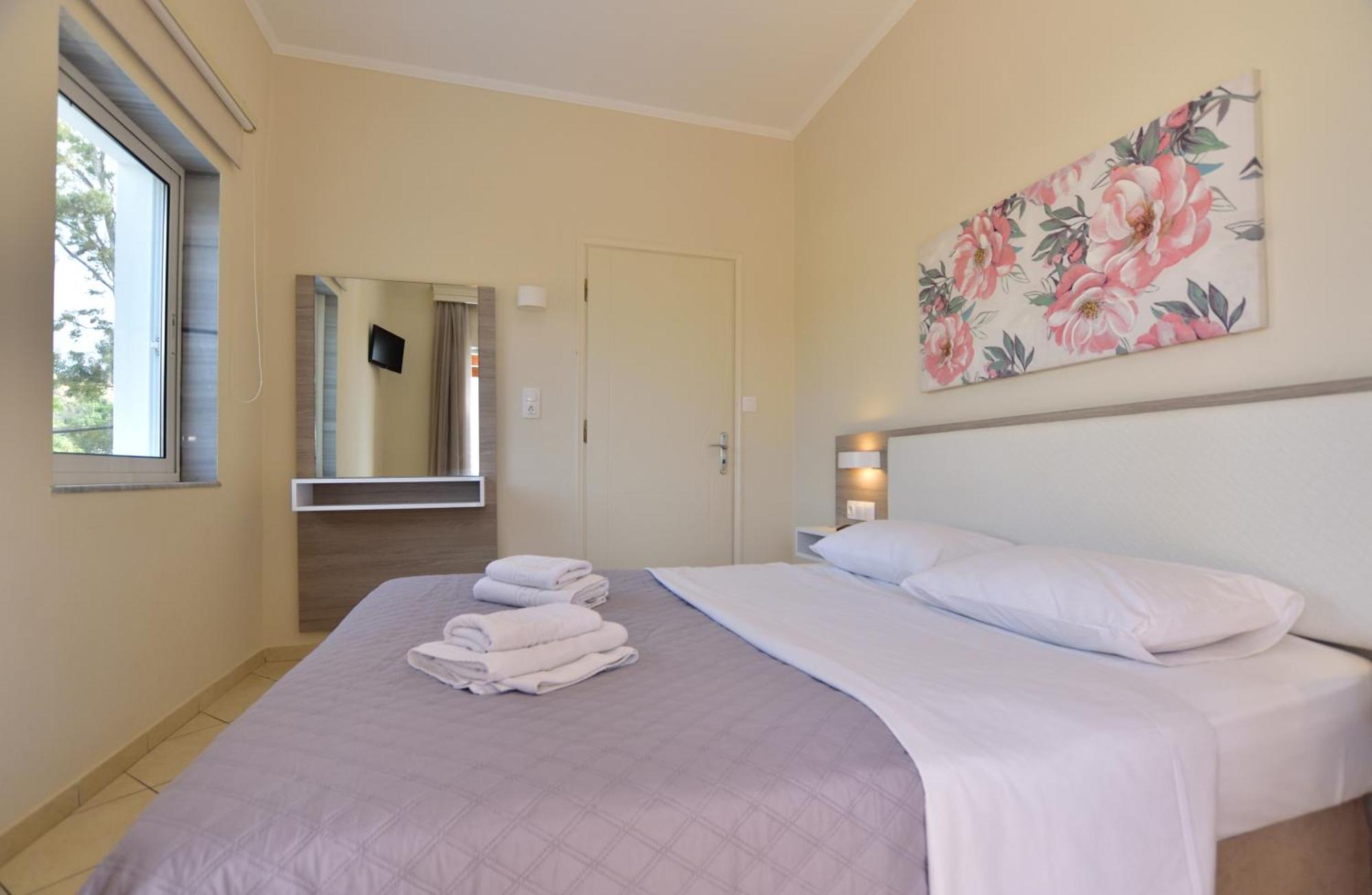 Flisvos Rooms Paleochora Buitenkant foto