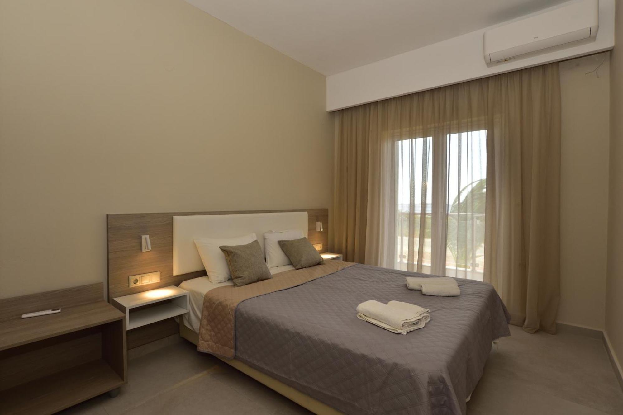 Flisvos Rooms Paleochora Buitenkant foto